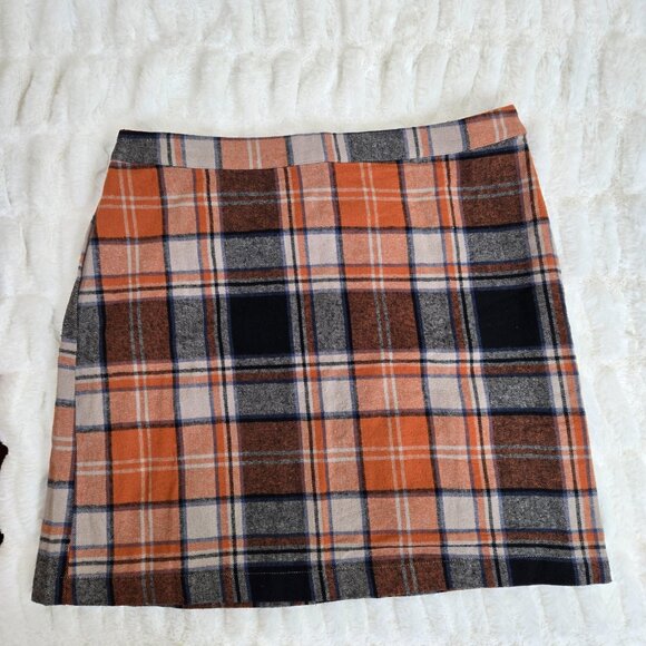 MARLEYLILLY Large Plaid Skirt with 8" Side Zipper Length of 18" (NWT) - Picture 8 of 9